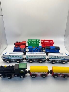 Wooden Wood Train cars trucks vehicles Lot Magnetic Lot of 21
